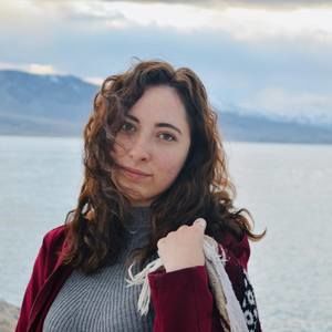 Meet your Posher, Emily